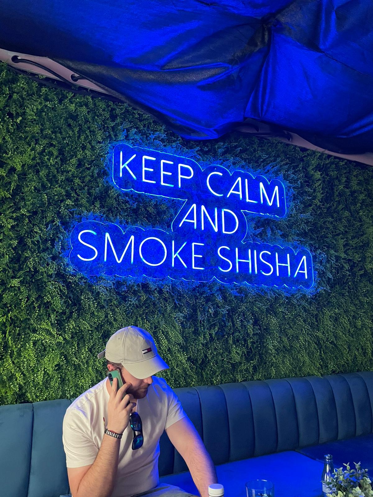 LED neon sign ‘Keep Calm and Smoke Shisha’