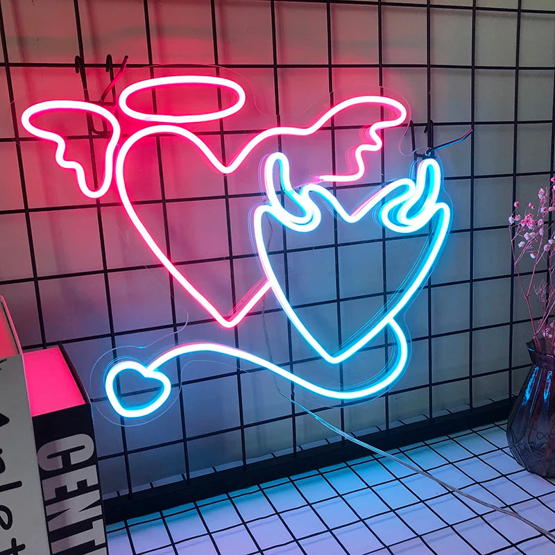 Neónes Rojo y Azul de Corazones Malvados