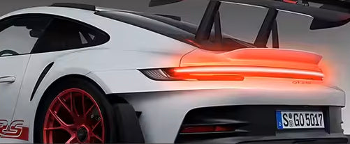 Parte Trasera Porche Encendida